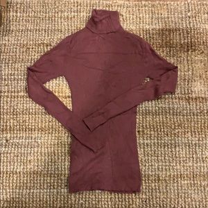 NWOT mauve turtleneck
